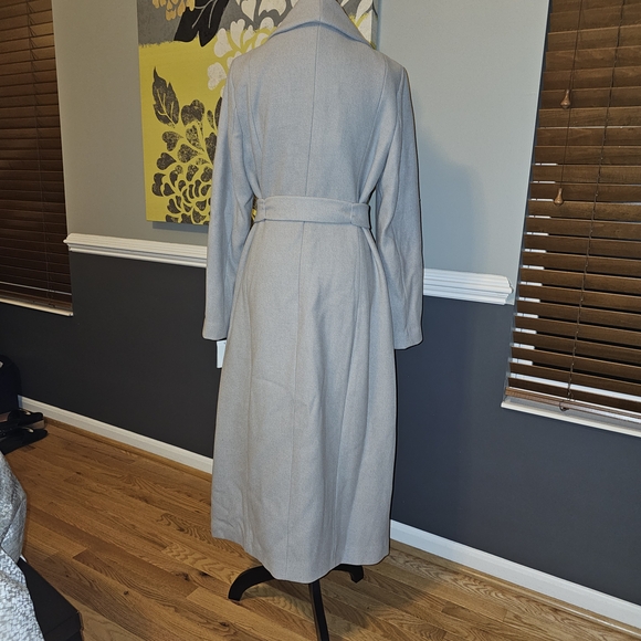 Elegant Gray Long Coat - Picture 8 of 12